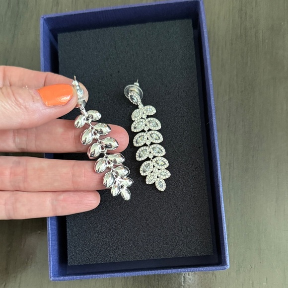 NEW, Swarovski Silver Crystal Earrings - Picture 5 of 6